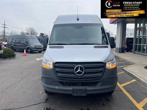 Used 2024 Mercedes-Benz Sprinter 2500 image 3