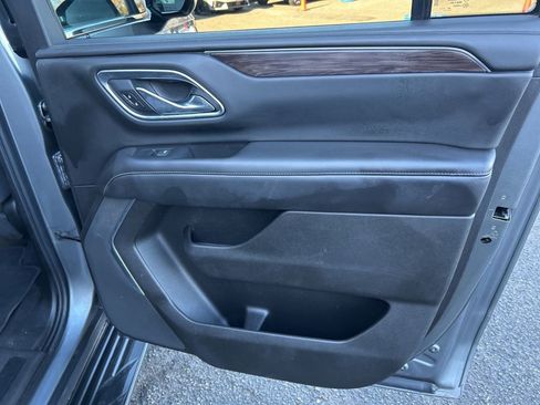 Used 2021 Chevrolet Suburban LS image 23
