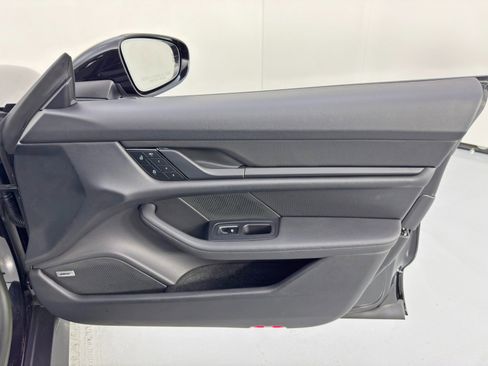 Used 2023 Porsche Taycan 4S w/ Premium Package image 47