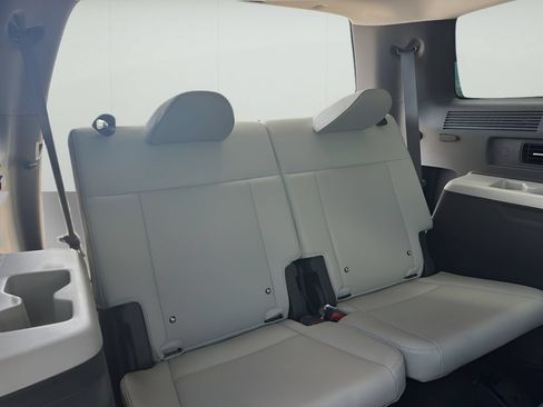 Used 2025 Hyundai Santa Fe SEL FWD image 11