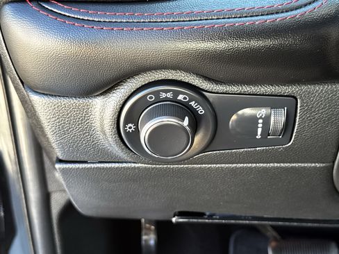 Used 2025 Dodge Durango GT image 27