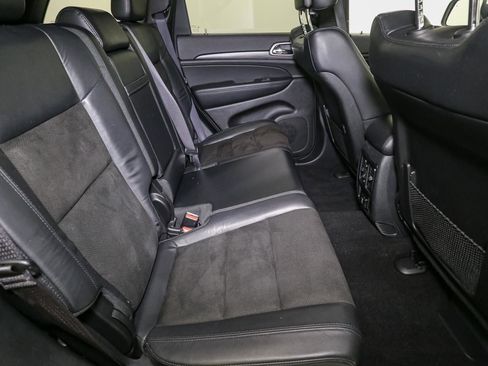 Used 2019 Jeep Grand Cherokee Altitude image 22