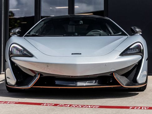 Used 2016 McLaren 570S Coupe RWD image 4