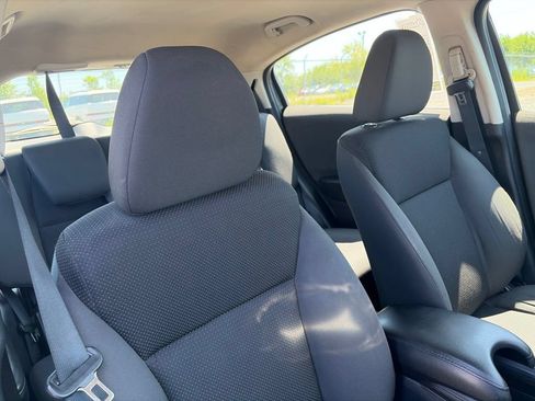 Used 2019 Honda HR-V LX image 12