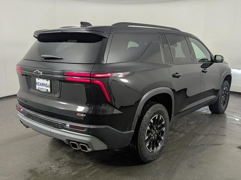 Used 2025 Chevrolet Traverse Z71 image 7