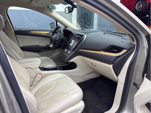 Used 2015 Lincoln MKC FWD w/ Equipment Group 101A Select image 22