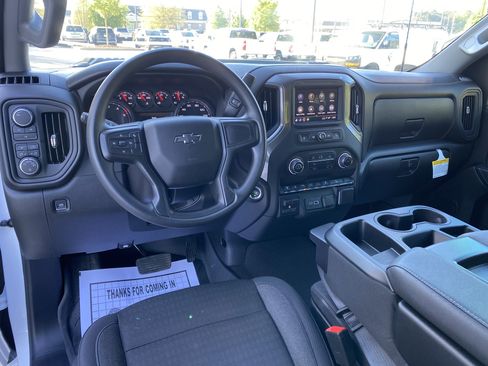 Used 2026 Chevrolet Silverado 2500 Custom w/ Custom Value Package image 31