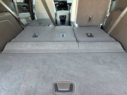 Used 2026 GMC Yukon Denali RWD image 15