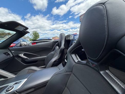 Used 2015 Chevrolet Corvette Z06 w/ 3LZ Preferred Equipment Group RWD image 15