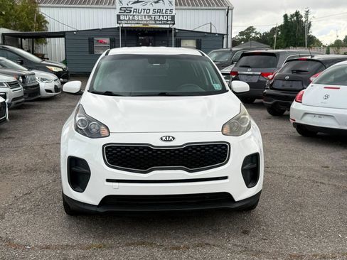 Used 2018 Kia Sportage LX FWD image 3
