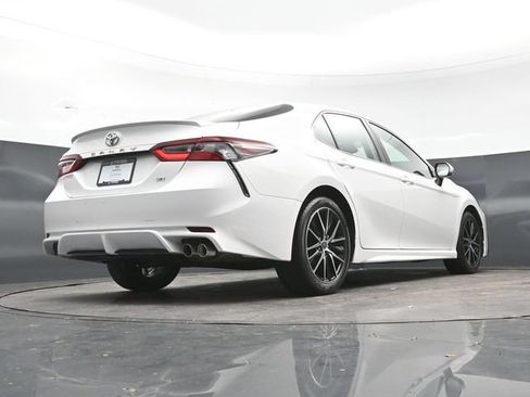 Used 2024 Toyota Camry SE FWD image 29