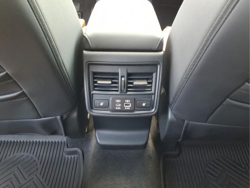 Used 2026 Subaru Outback Touring XT AWD/4WD image 5