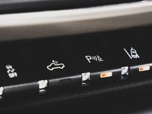 Used 2016 GMC Sierra 2500 Denali w/ Duramax Plus Package image 18