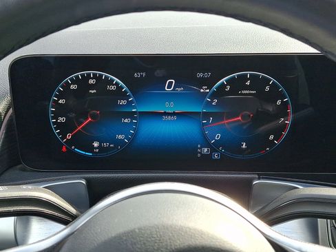 Used 2023 Mercedes-Benz GLB 250 4MATIC image 21