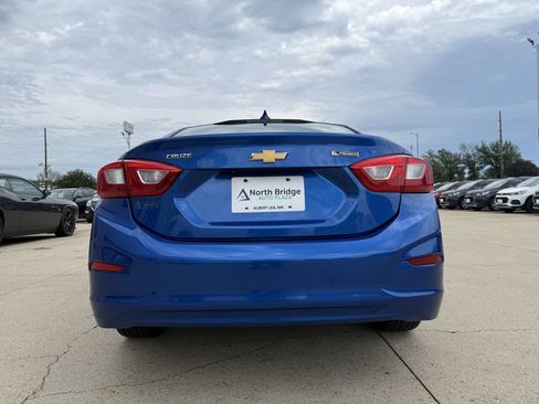 Used 2017 Chevrolet Cruze Premier FWD image 30