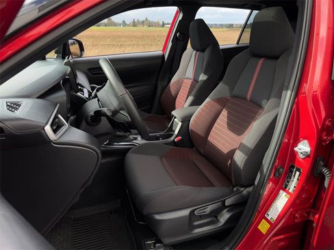 Certified 2025 Toyota Corolla Cross AWD Hybrid w/ Moonroof Package image 9