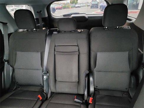 Used 2022 Ford Explorer XLT image 11