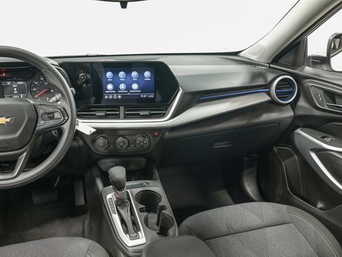 Used 2024 Chevrolet Trax LS w/ LS Convenience Package FWD image 30