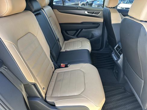 Certified 2025 Volkswagen Atlas Cross Sport SEL R-Line image 11