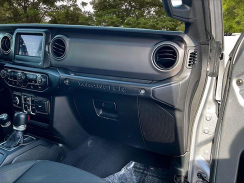 Used 2021 Jeep Wrangler Unlimited Sport image 27