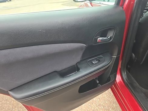 Used 2011 Chrysler 200 S image 25