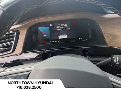 Used 2025 Volkswagen Atlas SE image 11