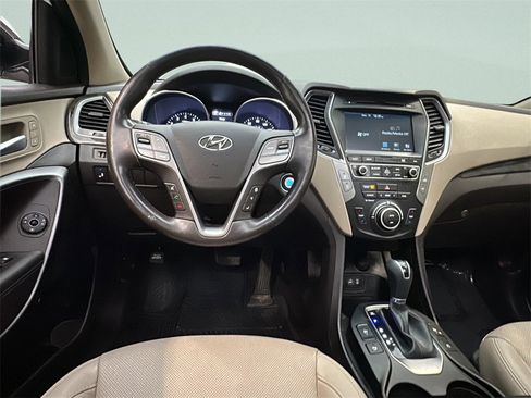 Used 2017 Hyundai Santa Fe Sport image 18