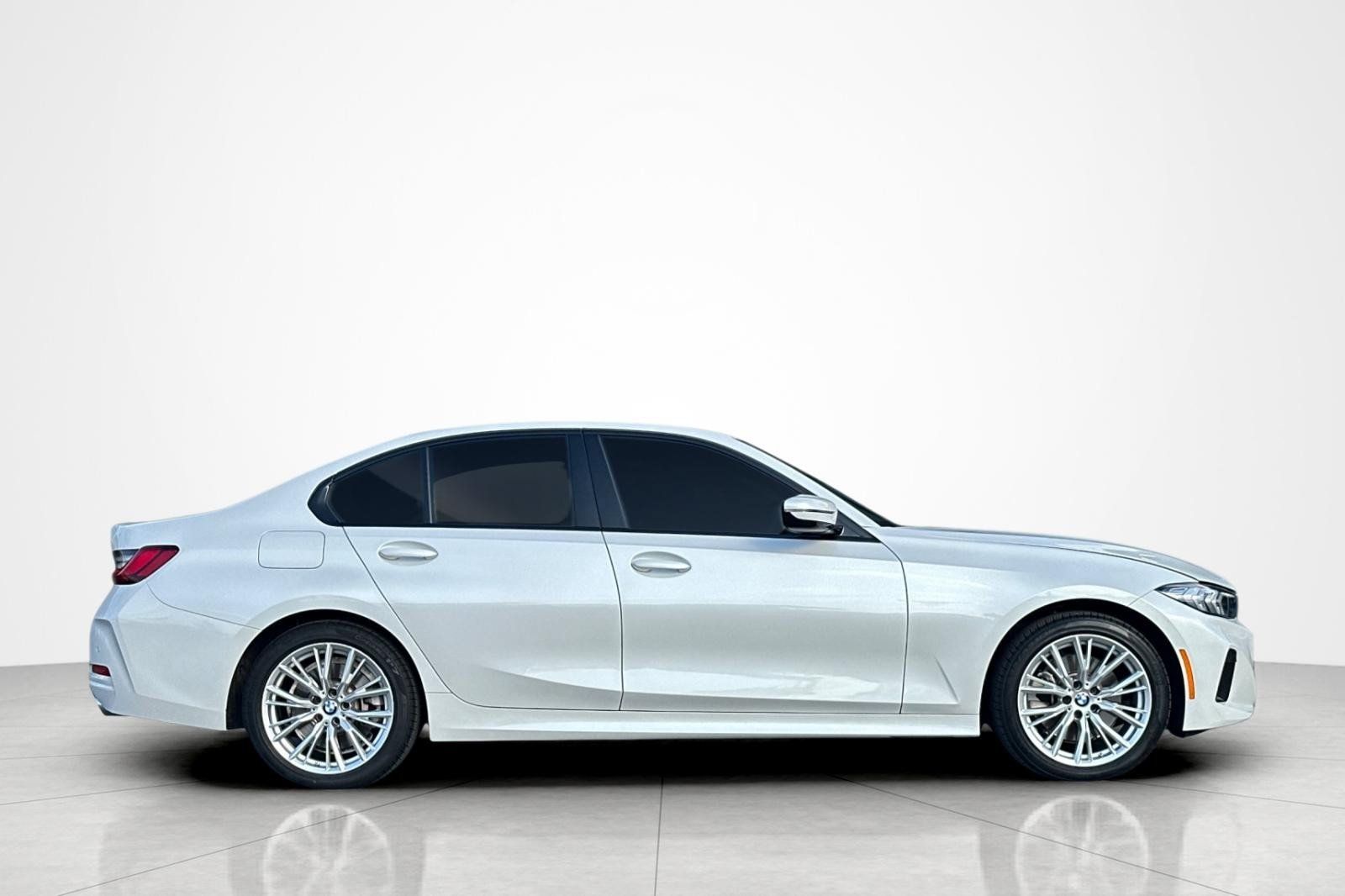 Used 2023 BMW 330i Sedan w/ Driving Assistance Package RWD image 6