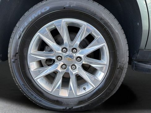 Used 2024 Chevrolet Tahoe Premier AWD/4WD image 29