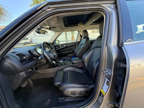 Used 2016 MINI Cooper Clubman FWD image 9