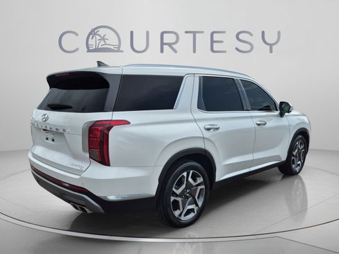 Used 2024 Hyundai Palisade Limited FWD image 5
