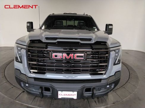 Used 2024 GMC Sierra 2500 AT4X w/ AT4X AEV Edition image 2