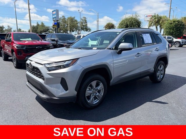 Used 2025 Toyota RAV4 XLE AWD/4WD image 3