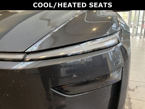 Used 2026 Tesla Model Y AWD image 5