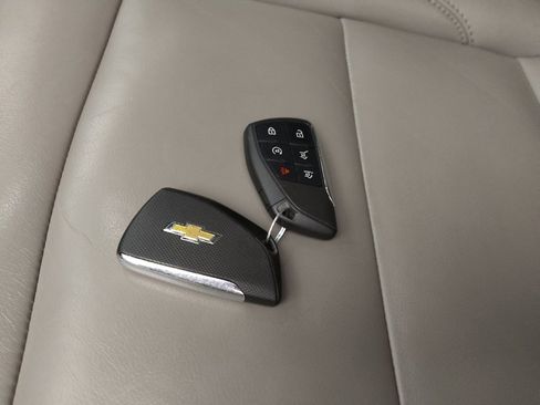 Used 2021 Chevrolet Suburban LT AWD/4WD image 32