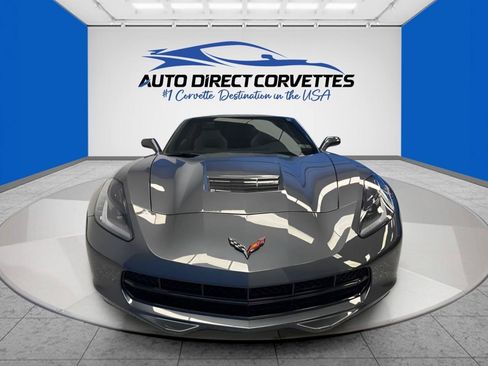 Used 2018 Chevrolet Corvette Stingray Coupe w/ Carbon Flash Badge Package RWD image 2