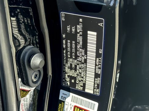 Used 2023 Toyota Highlander XLE AWD/4WD image 28