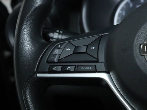 Used 2019 Nissan Kicks S image 22