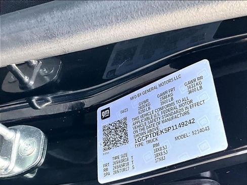 Used 2023 Chevrolet Colorado Z71 w/ Z71 Convenience Package 2 image 37