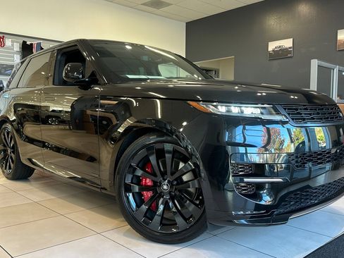 Used 2025 Land Rover Range Rover Sport Autobiography image 2