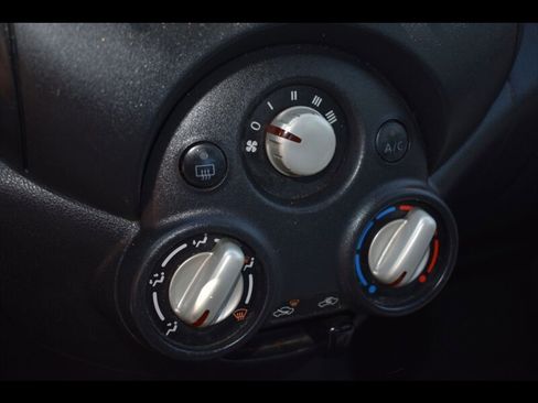 Used 2014 Nissan Versa S Plus FWD image 10