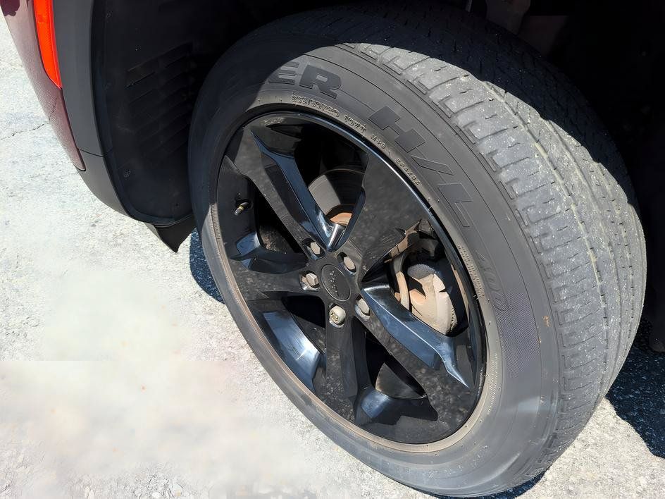 Used 2023 Jeep Grand Cherokee Altitude RWD image 7