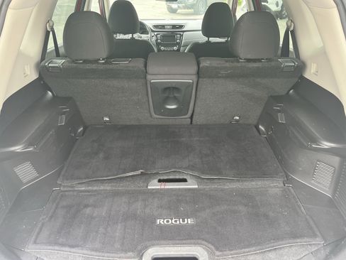 Used 2019 Nissan Rogue SV AWD/4WD image 15
