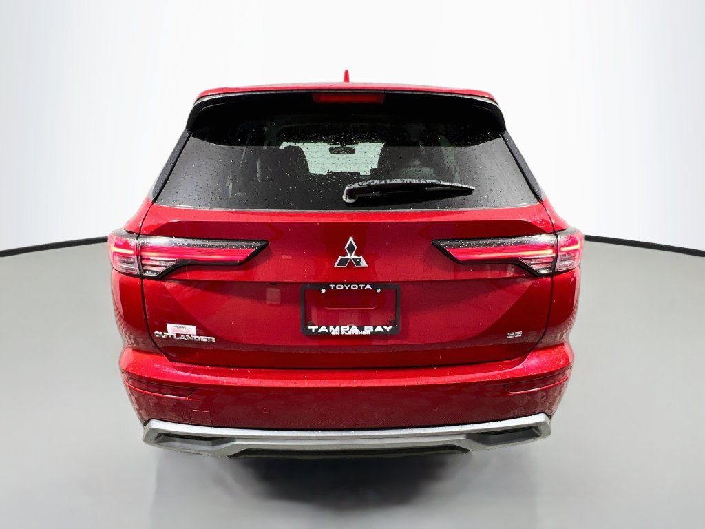 Used 2025 Mitsubishi Outlander SE FWD image 4