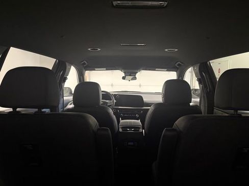 Certified 2025 Chevrolet Traverse LT image 9