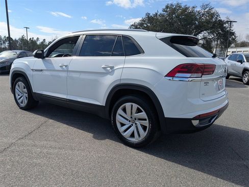 Used 2022 Volkswagen Atlas Cross Sport SE image 6