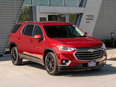 Used 2021 Chevrolet Traverse LT AWD/4WD image 2