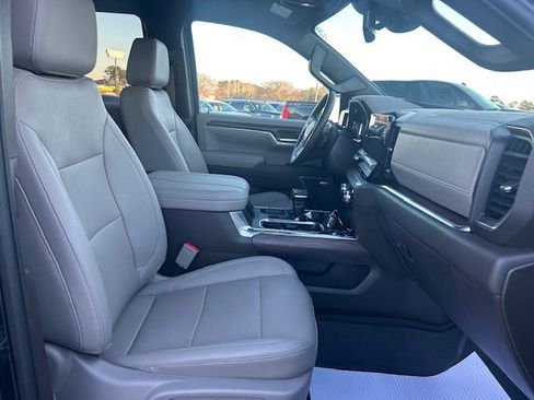 Used 2023 GMC Sierra 1500 SLT w/ SLT Premium Package image 11