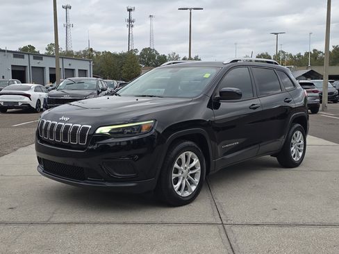 Used 2020 Jeep Cherokee Latitude image 4