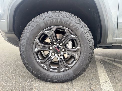 Used 2025 GMC Canyon Elevation w/ Convenience Package image 3